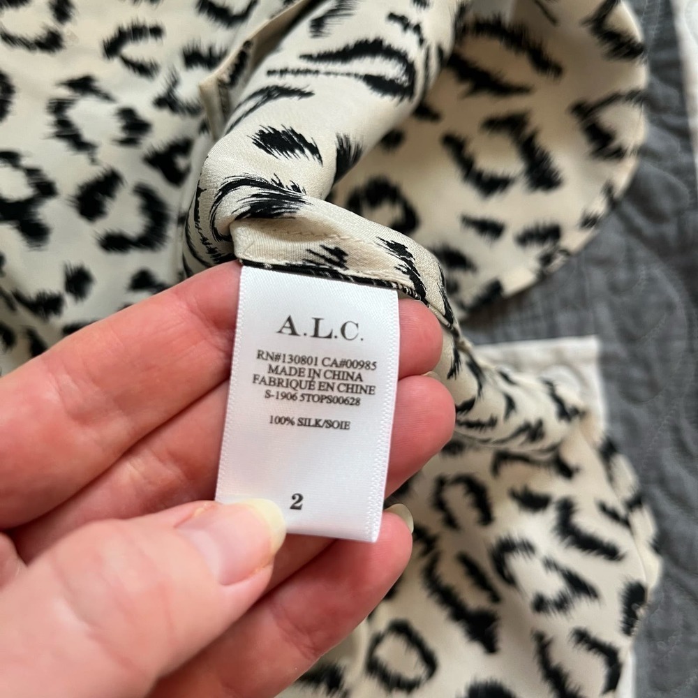 A.L.C. Emerson Leopard Printed Silk Button Down women’s size‎ 2 - Picture 4 of 8
